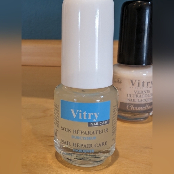 Vitry France Mini Nail Polish travel size, 5 shades & 1 nail recondition… - Picture 2 of 11
